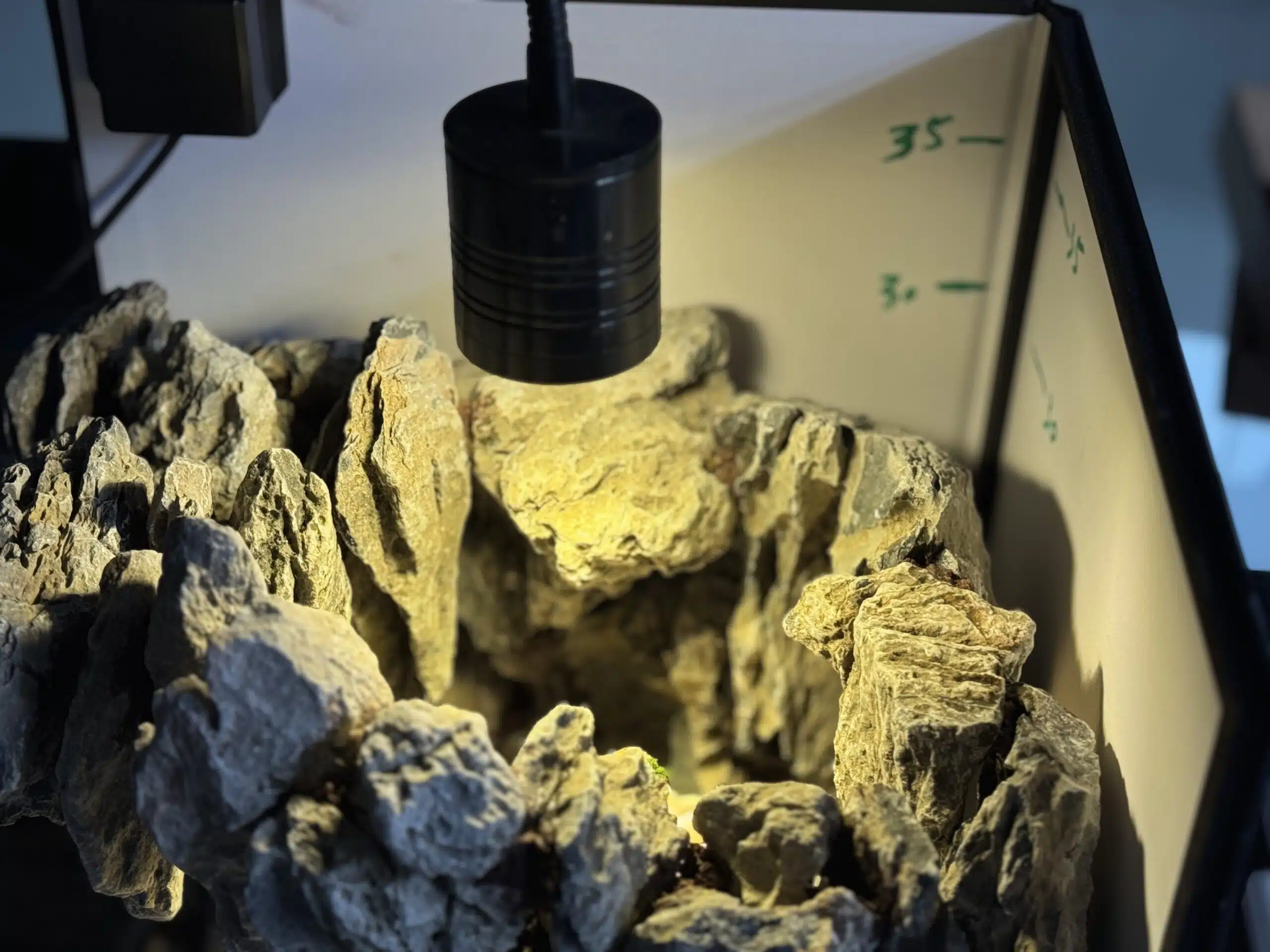 Aquarium Rock Scenery Design - Image 3