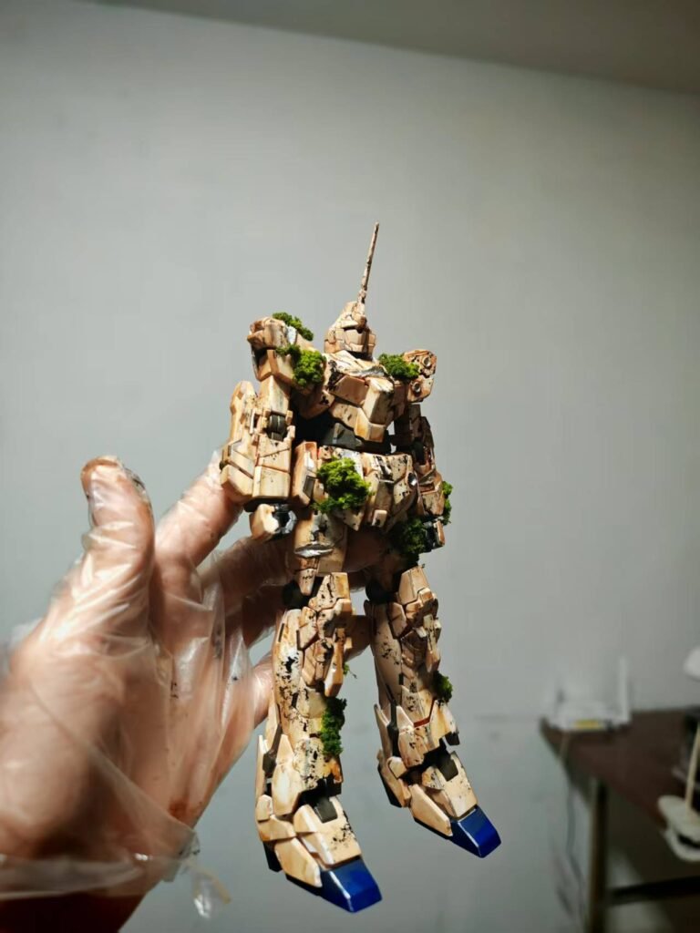 Battle-Damaged Gundam Customization