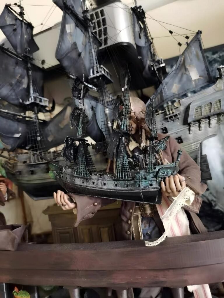 Battle-Damaged-Style Aquarium Pirate Ship(Small size)