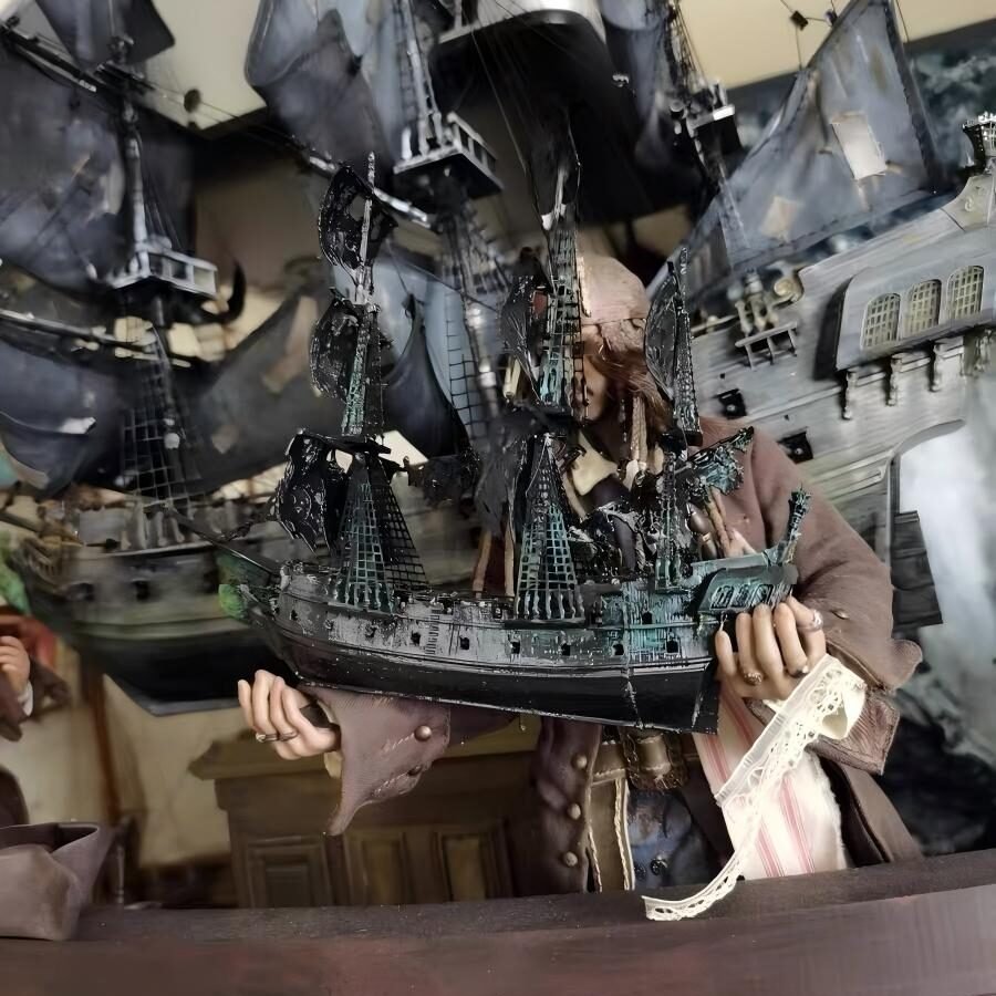 Battle-Damaged-Style Aquarium Pirate Ship(Small size)