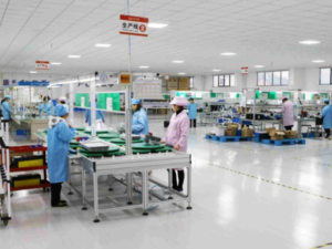A&Aqua Pro assembly line ensuring strict quality control for high-end aquarium equipment